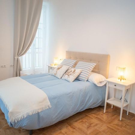 Apartamento Encarnacion Playa Caleta Кадис Екстериор снимка