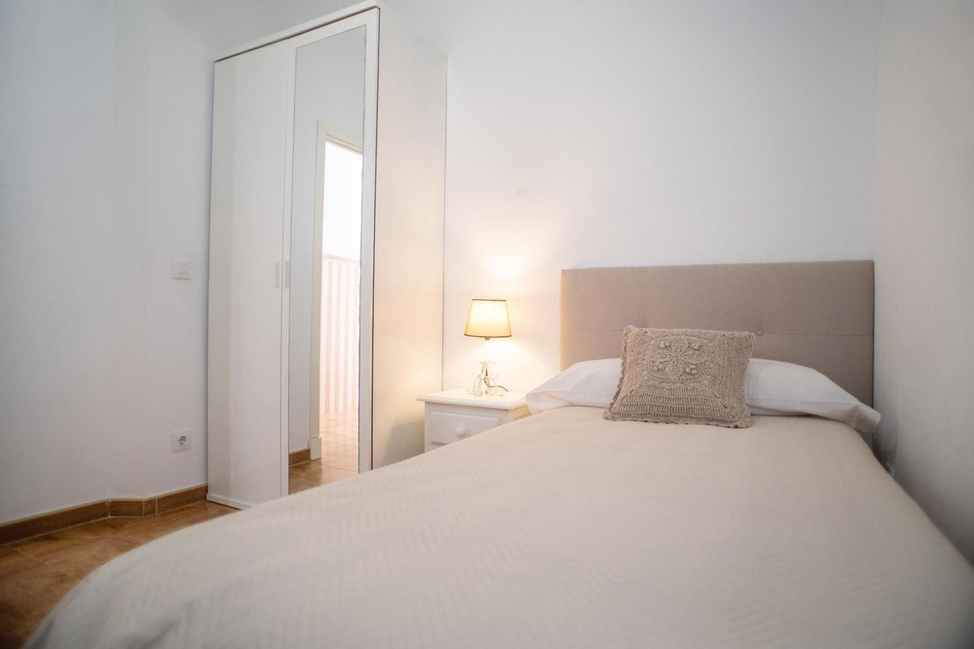 Apartamento Encarnacion Playa Caleta Кадис Екстериор снимка